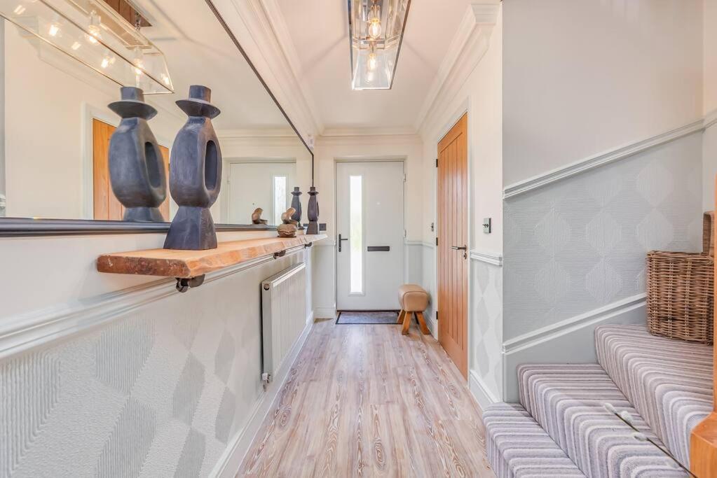 Stunning House In Olney With Balcony, Office, Self-check-in, Driveway Parking And Fast Wifi By Yoko *